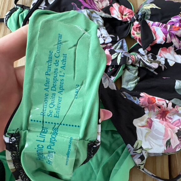 BECCA French Valley High-Leg One-Piece Swimsuit NWT Large - Picture 8 of 8